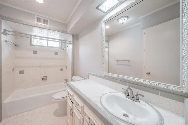 $2,550 | 10618 Ravenscroft Drive, Dallas, TX 75230