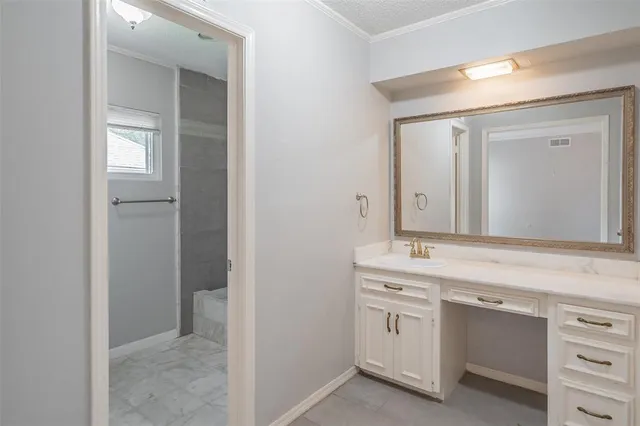 $2,550 | 10618 Ravenscroft Drive, Dallas, TX 75230