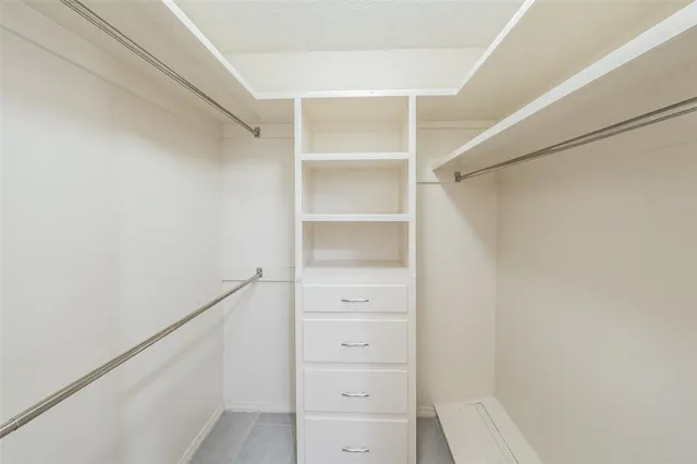 $2,550 | 10618 Ravenscroft Drive, Dallas, TX 75230