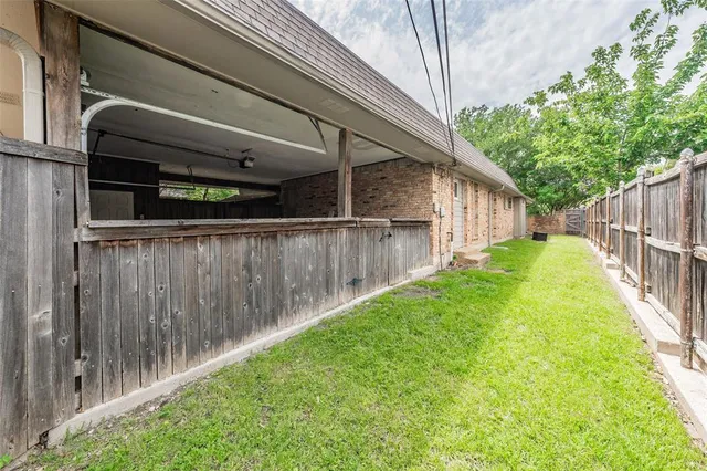 $2,550 | 10618 Ravenscroft Drive, Dallas, TX 75230