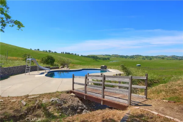 a view of a lake from a yard