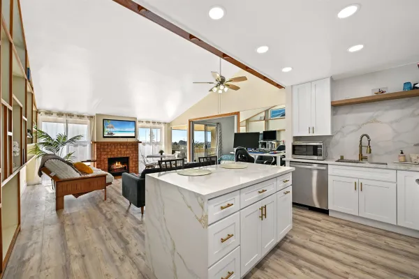 $685,000 | 1855 Diamond Street, Unit 5327, San Diego, CA 92109