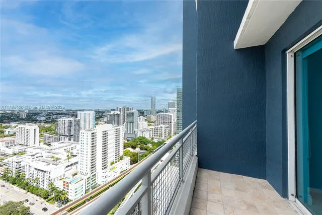 $395,000 | 60 Southwest 13th Street, Unit 2609, Miami, FL 33130