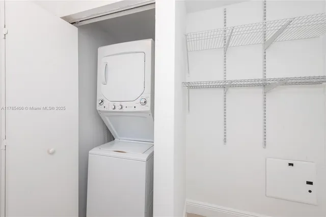 $395,000 | 60 Southwest 13th Street, Unit 2609, Miami, FL 33130