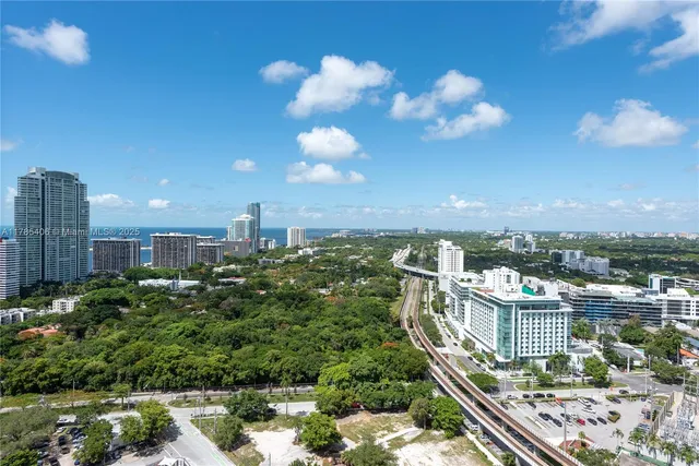 $395,000 | 60 Southwest 13th Street, Unit 2609, Miami, FL 33130