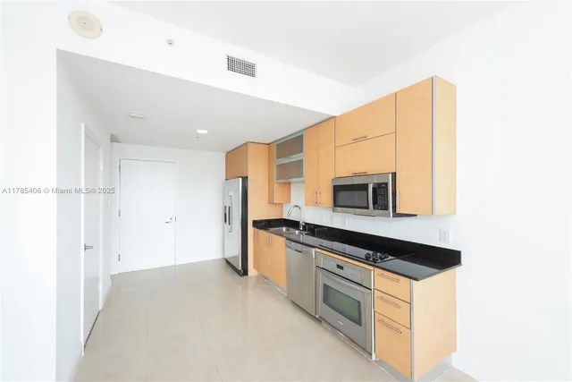 $395,000 | 60 Southwest 13th Street, Unit 2609, Miami, FL 33130