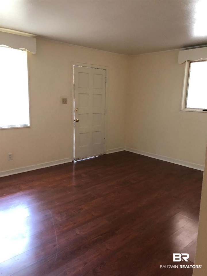 558 Sunnyvale Court Mobile, AL 36609 - Photo 2 of 12