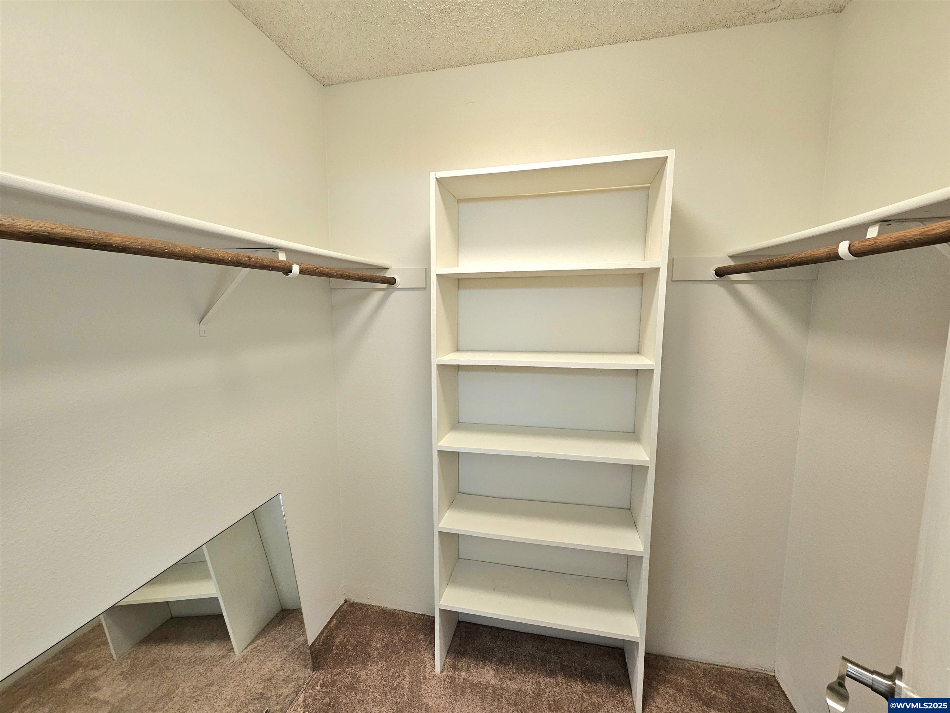 950 Evergreen Road, Unit 207 Woodburn, OR 97071 - Photo 6 of 33