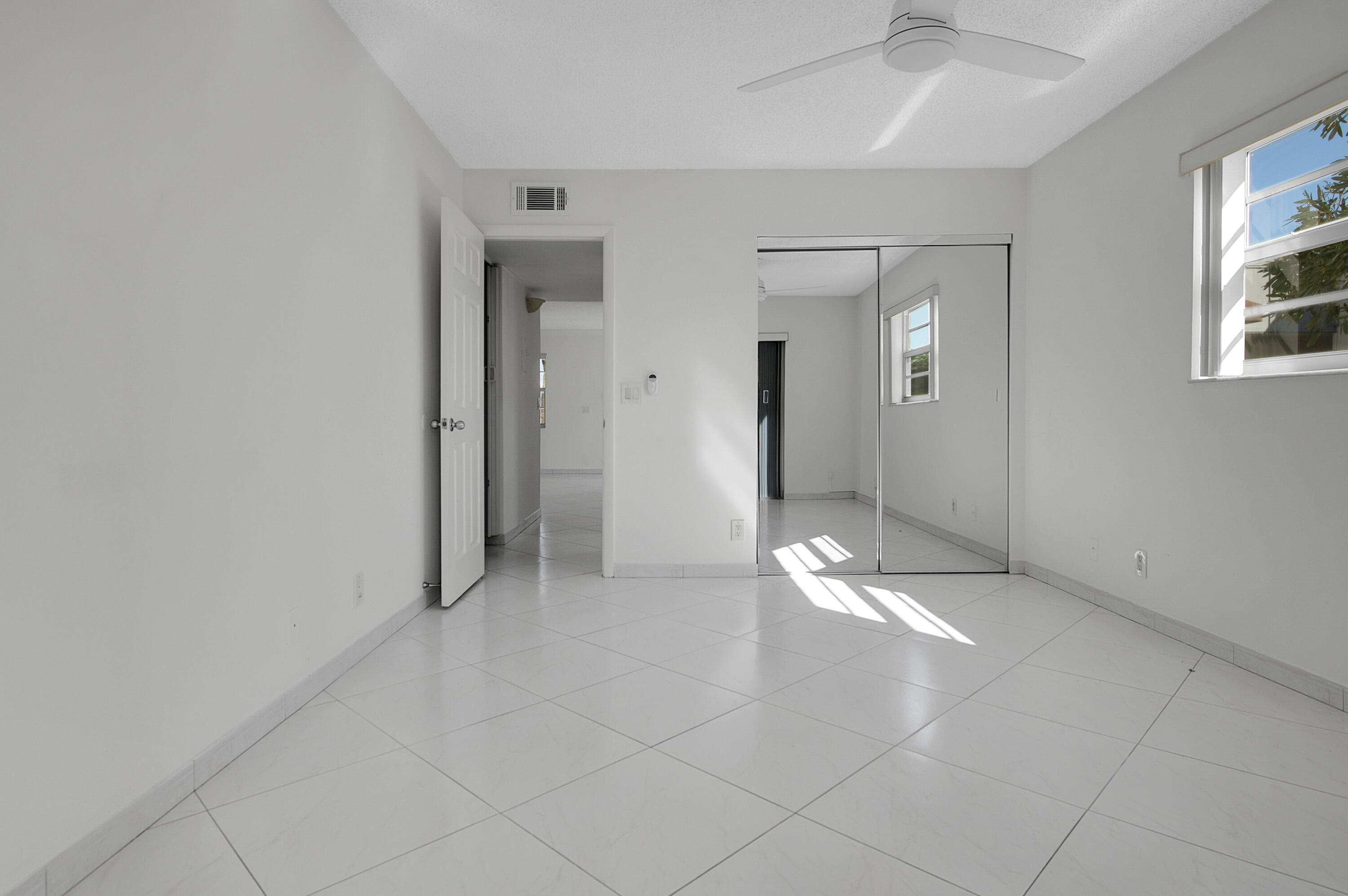 567 Normandy L, Unit 567 Delray Beach, FL 33484 - Photo 15 of 38 2nd Bedroom