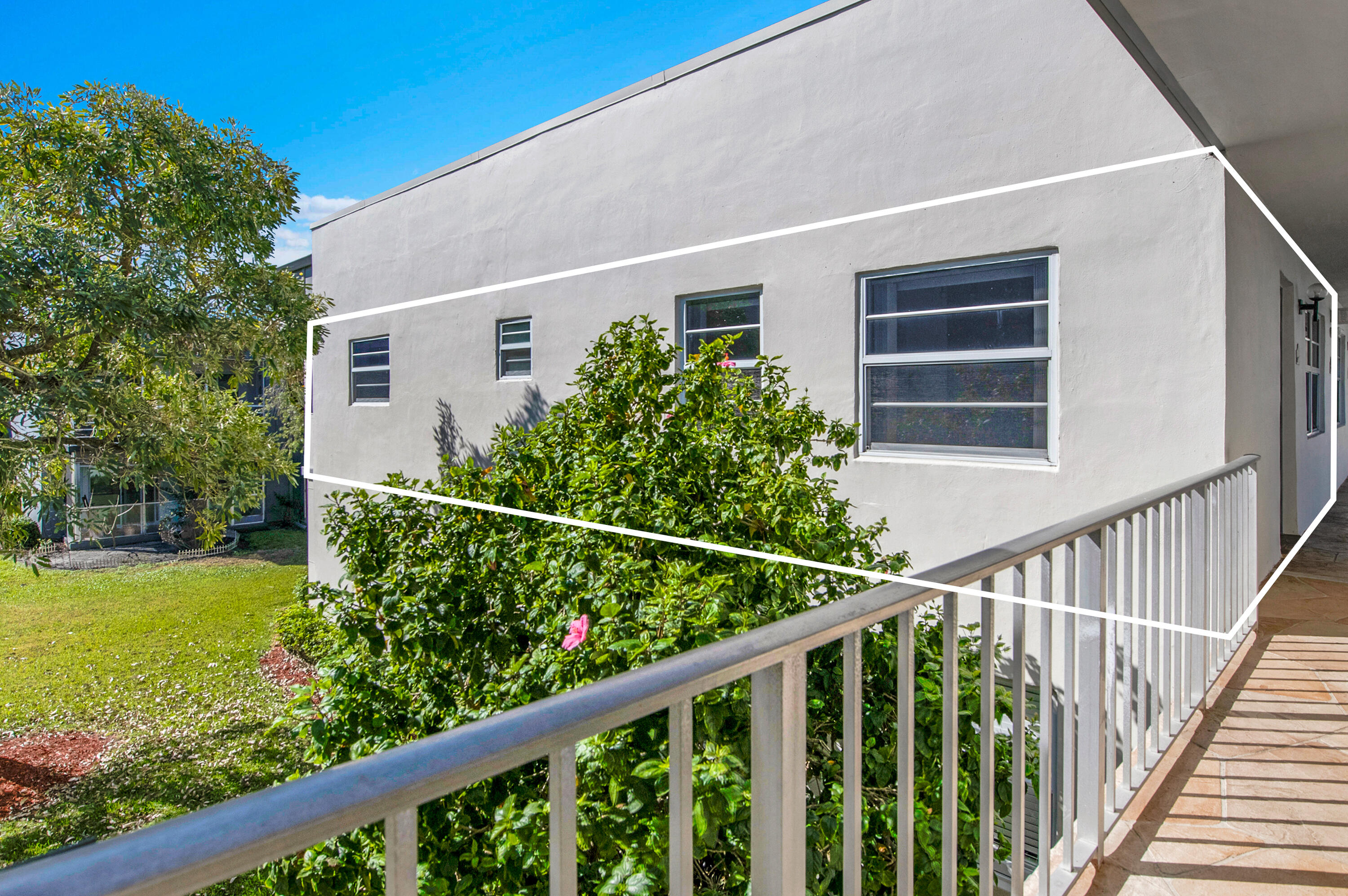 567 Normandy L, Unit 567 Delray Beach, FL 33484 - Photo 23 of 38 Exterior Side