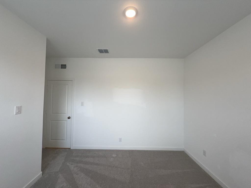 537 Ml Trce Way Princeton, TX 75407 - Photo 25 of 40 an empty room with a bench