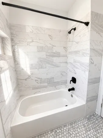 $2,500 | 5518 West Melrose Street, Unit 2, Chicago, IL 60641