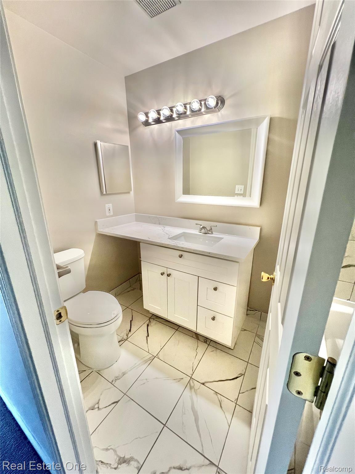 6121 Orchard Lake Road, Unit 202 West Bloomfield, MI 48322 - Photo 15 of 18 6121 Orchard 202 7.jpeg