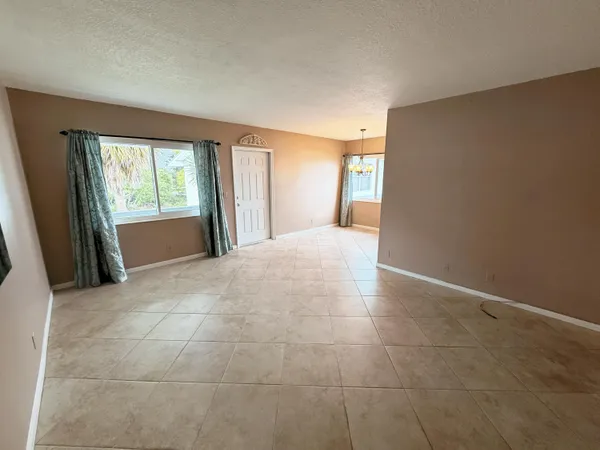 $1,600 | 136 Coventry F, West Palm Beach, FL 33417