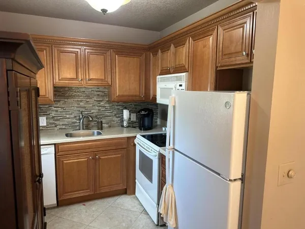 $1,750 | 136 Coventry I, Unit 136, West Palm Beach, FL 33417