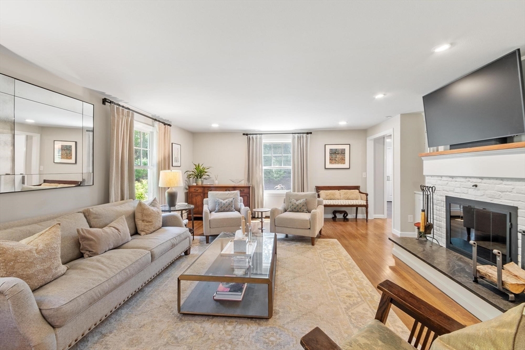5 Adirondack Road Chelmsford, MA 01824 - Photo 7 of 35 Gallery Image 7