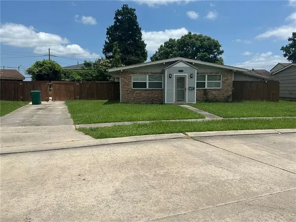 $2,000 | 517 Diplomat Street, Terrytown, LA 70056