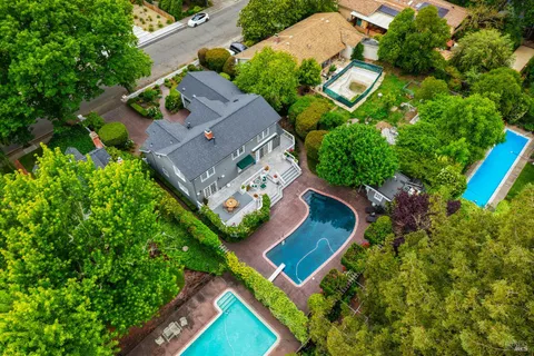 $2,999,999 | 852 2nd Street East, Sonoma, CA 95476
