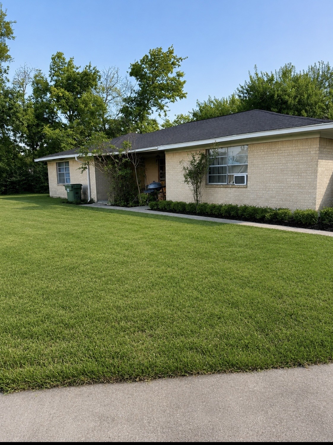 2022 Stone Road Pearland, TX 77581 - Photo 1 of 18 Gallery Image 1