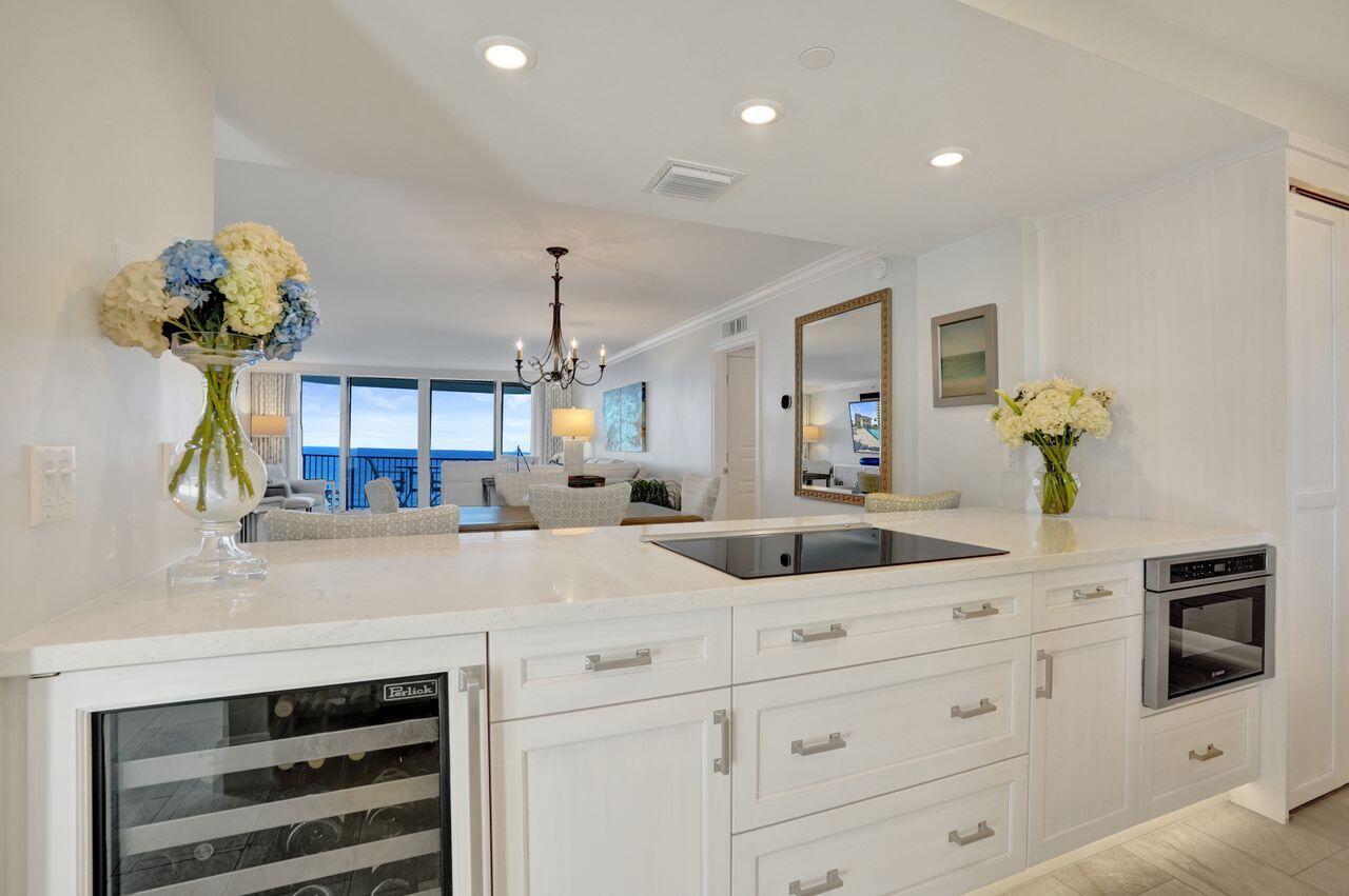 400 South Beach Road, Unit 703 Tequesta, FL 33469 - Photo 6 of 42 Kitchen