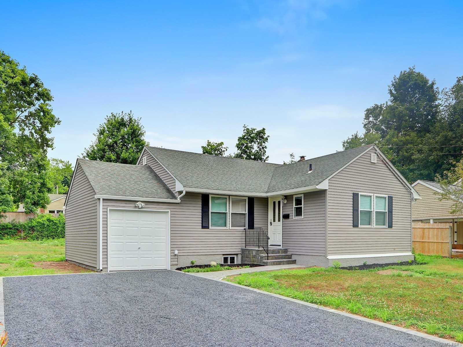 39 Woodhull Road Huntington, NY 11743 - Photo 1 of 1 Gallery Image 1