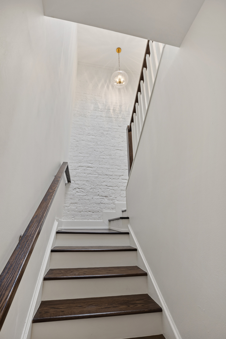 2107 North Clark Street Chicago, IL 60614 - Photo 25 of 39