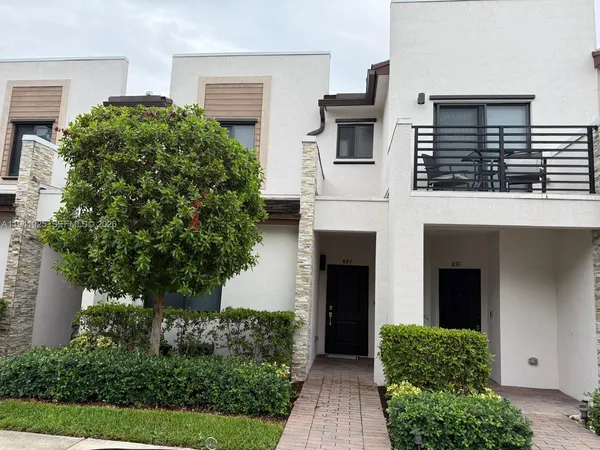 $3,300 | 887 Northeast 211th Street, Miami, FL 33179