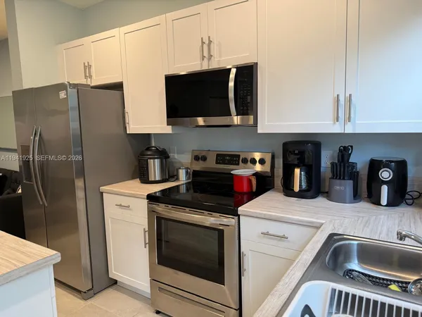 $3,300 | 887 Northeast 211th Street, Miami, FL 33179