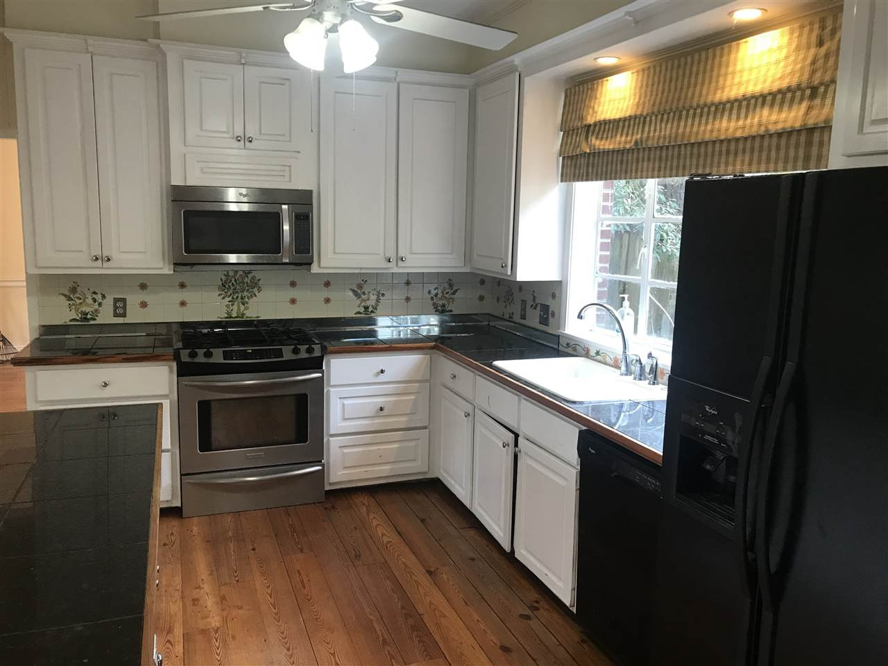 1076 Avondale Street Jackson, MS 39216 - Photo 12 of 26 Photo 13