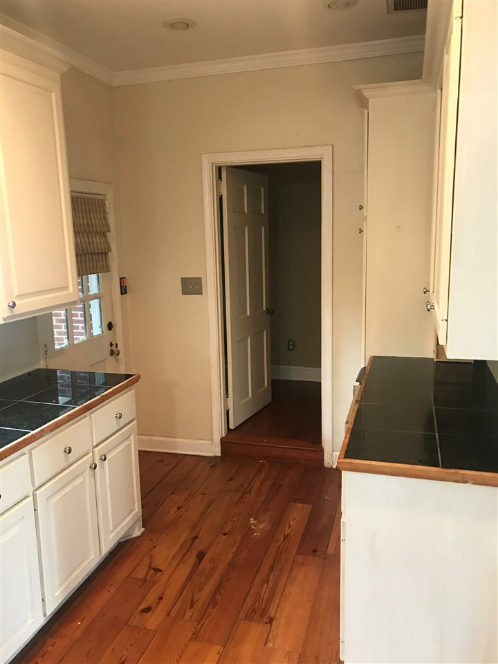 1076 Avondale Street Jackson, MS 39216 - Photo 13 of 26 Photo 14