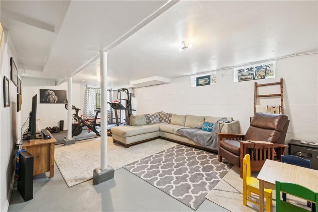 2324 Collins Road Pittsburgh, PA 15235 - Photo 16 of 31 Gallery Image 16