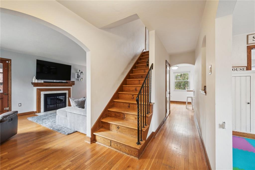 2324 Collins Road Pittsburgh, PA 15235 - Photo 3 of 31 Gallery Image 3