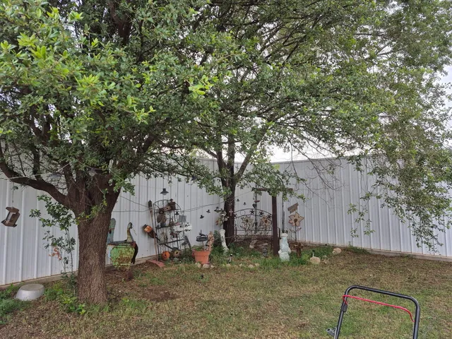 $124,900 | 735 South 12th Street, Slaton, TX 79364