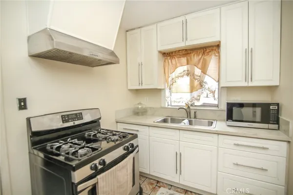 $988,000 | 3241 Santa Ana Street, Huntington Park, CA 90255