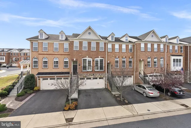 $622,500 | 303 Dublin Square, Purcellville, VA 20132