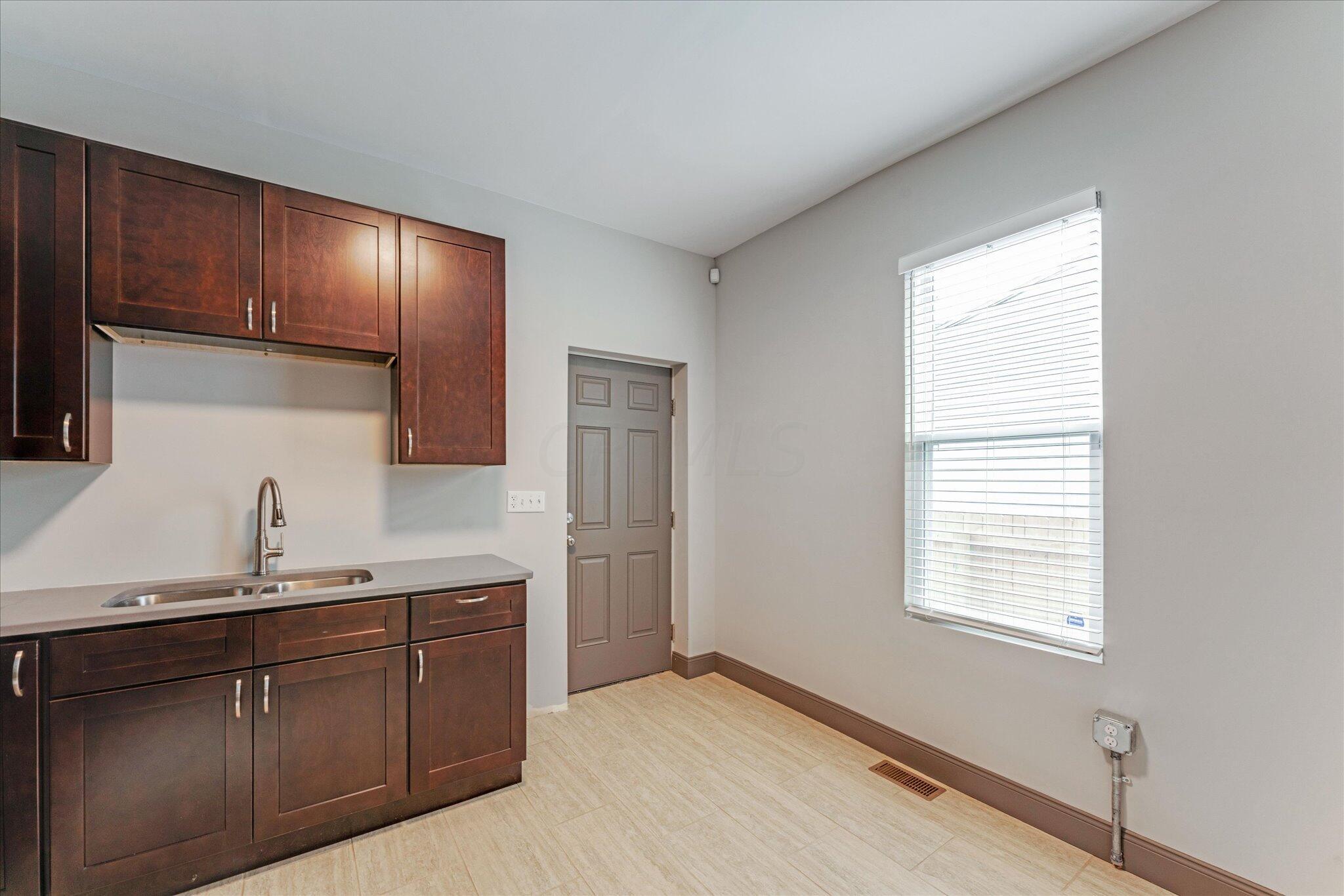 486 Berkeley Road Columbus, OH 43205 - Photo 10 of 19 Kitchen 04