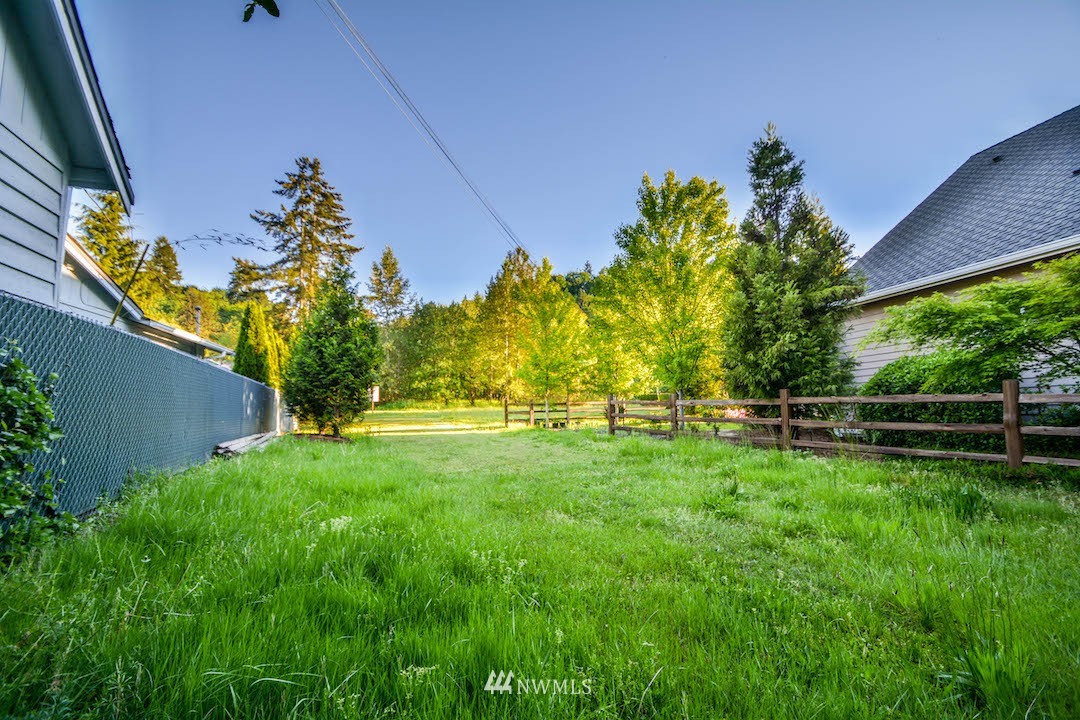 11020 East Riverside Drive Bothell, WA 98011 - Photo 3 of 11