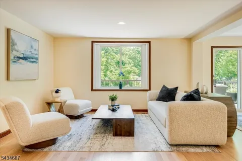 $864,999 | 48 Rainbow Trail, Mountain Lakes, NJ 07046