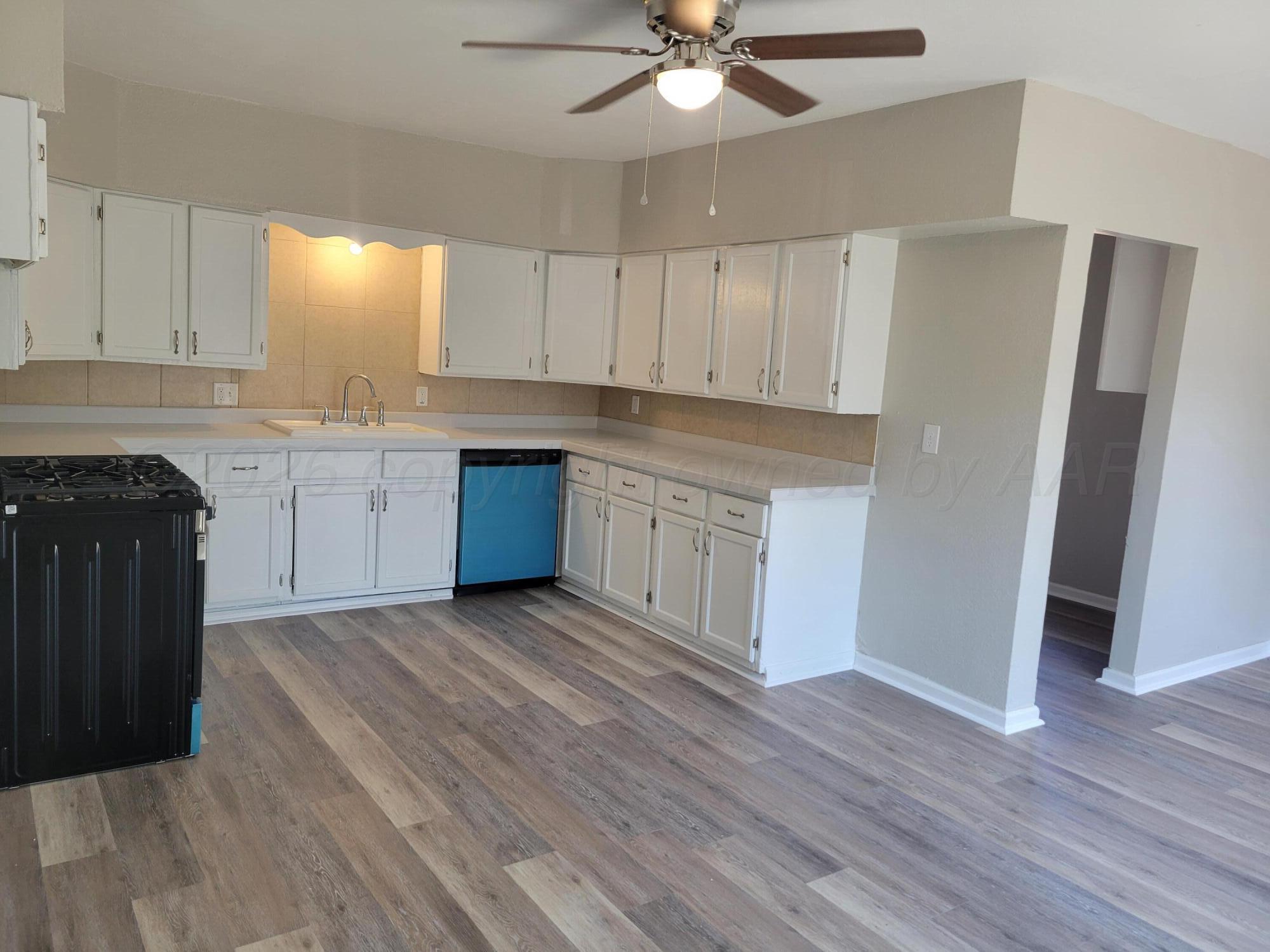 4403 Crockett Street Amarillo, TX 79110 - Photo 8 of 31 8958