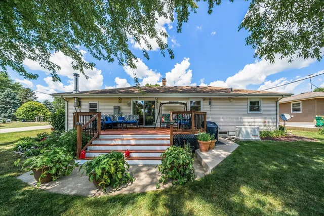 $317,000 | 804 Elm Street, Maple Park, IL 60151