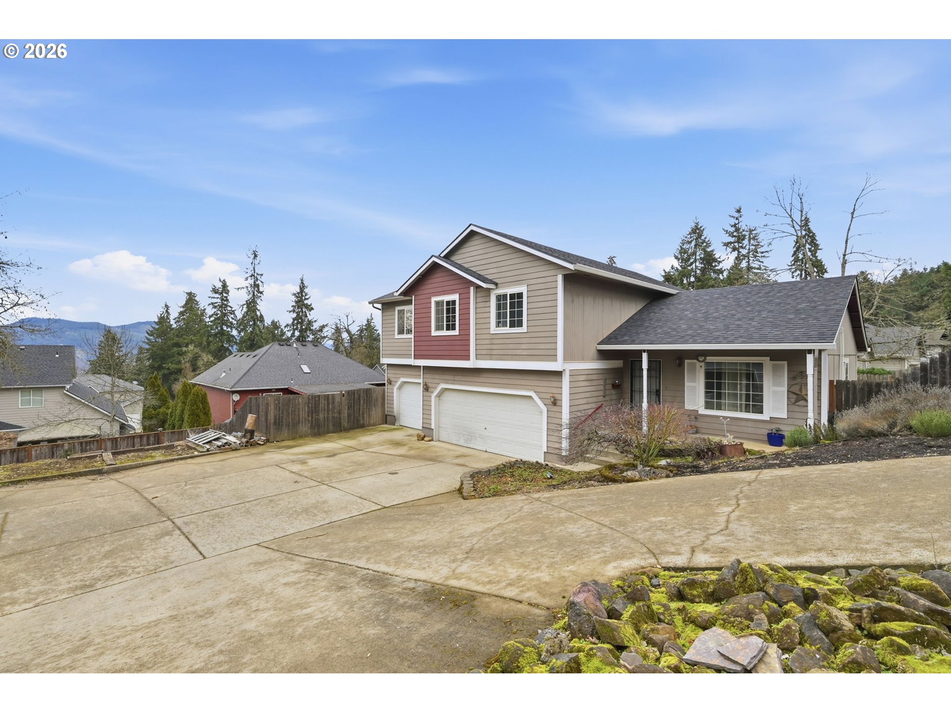 6842 Jessica Drive Springfield, OR 97478 - Photo 2 of 34