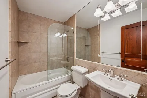 $1,595,000 | 120 Cabro Court, Novato, CA 94947