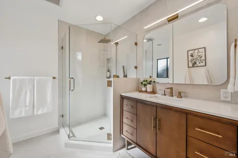 $1,595,000 | 120 Cabro Court, Novato, CA 94947