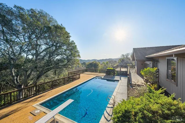 $1,595,000 | 120 Cabro Court, Novato, CA 94947