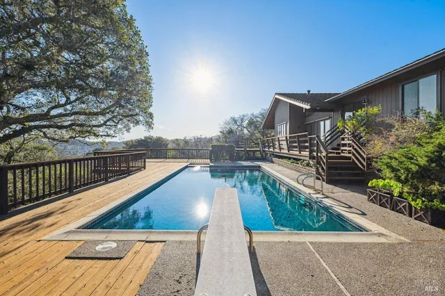 $1,595,000 | 120 Cabro Court, Novato, CA 94947