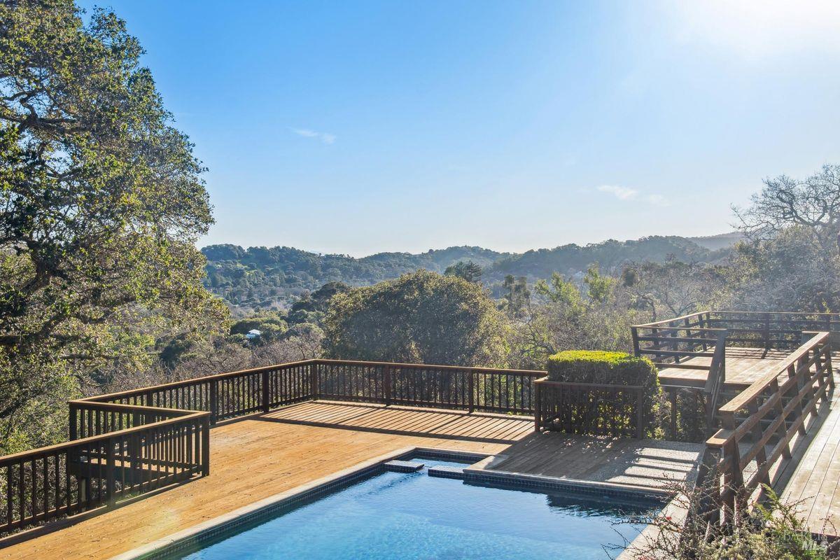 120 Cabro Court Novato, CA 94947 - Photo 35 of 43