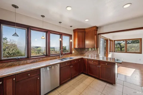 $1,595,000 | 120 Cabro Court, Novato, CA 94947