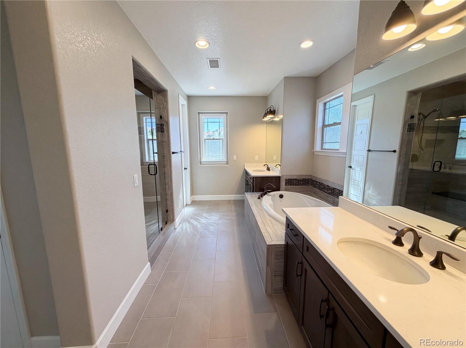 60 Sandalwood Way Highlands Ranch, CO 80126 - Photo 6 of 40