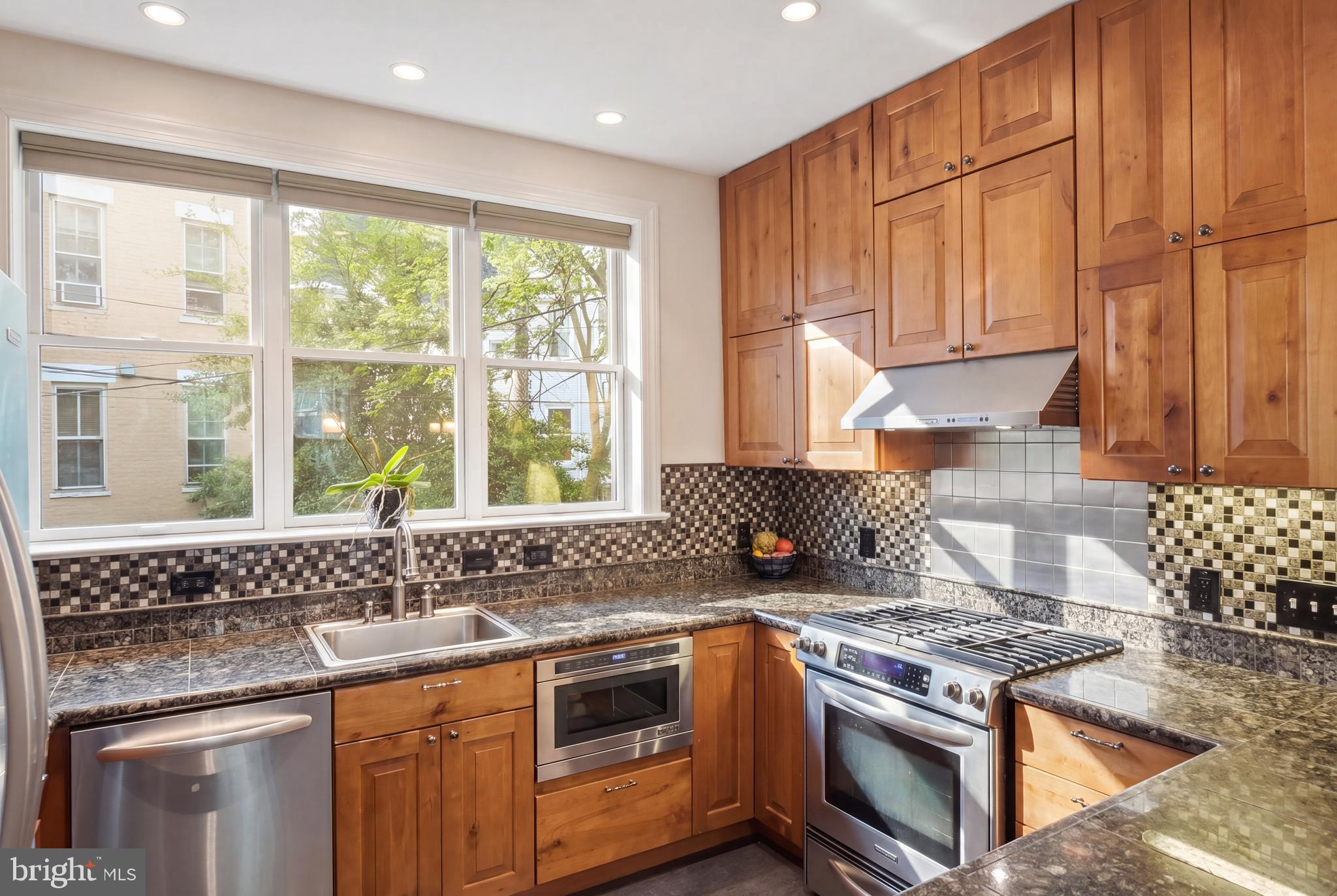319 C Street Southeast Washington, DC 20003 - Photo 15 of 65