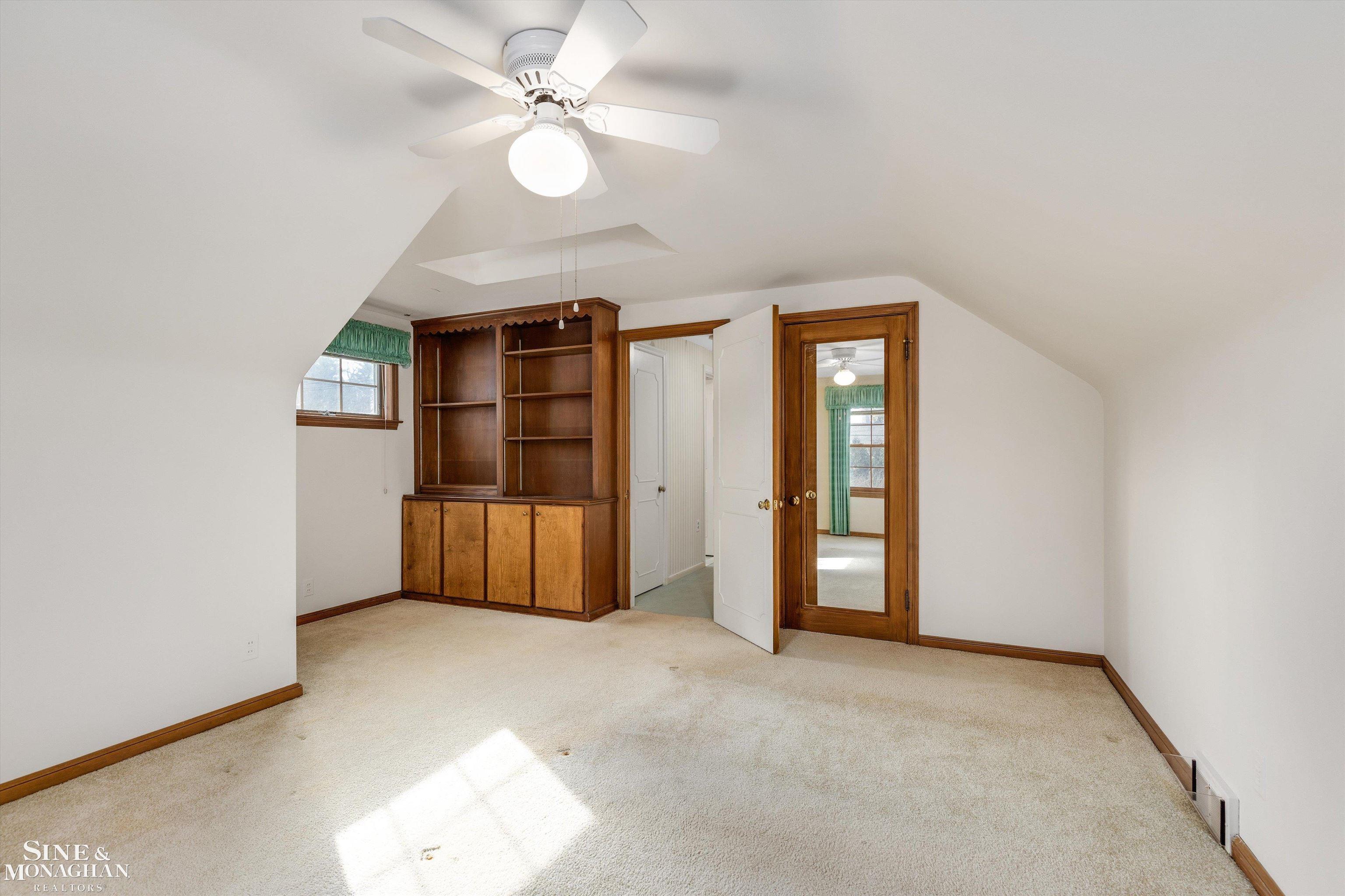 262 Stephens Road Grosse Pointe, MI 48236 - Photo 25 of 33 50166432-fa8589fc-8d49-4806-bf62-c20da594f6c9.JPG